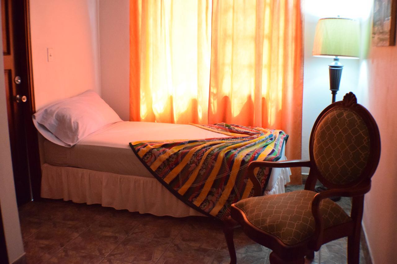 Martha'S Guesthouse San Ignacio Cameră foto